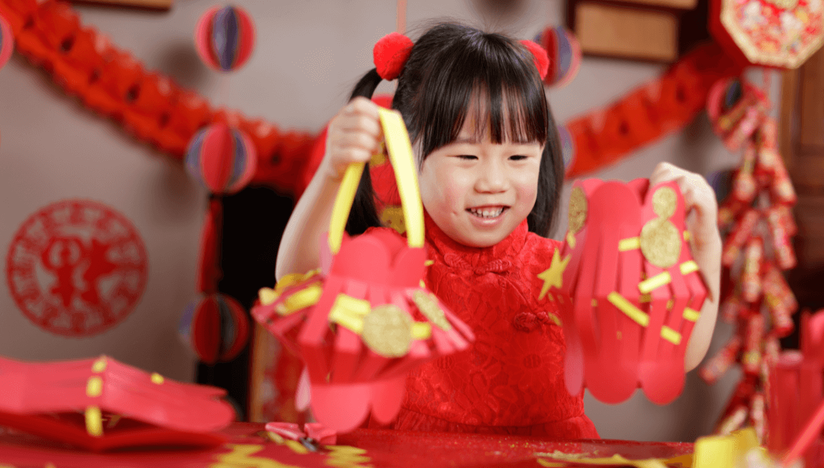 Make Chinese decorations to learn about Chinese New Year